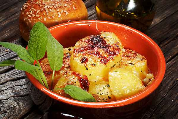 포토 JPG 해외이미지 음식 빵 채소 치즈 감자 사람없음 케이크 주방 시골 굽기 지중해 머핀 그라탱 세이지 해외202004 해외포토 바다 디저트 유제품 서양음식 구이 파일형식 이미지허브