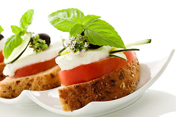 포토 JPG 해외이미지 빵 토마토 오이 샌드위치 사람없음 모짜렐라치즈 카프레제 해외202004 해외포토 음식 채소 치즈 샐러드 파일형식 이미지허브