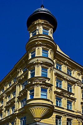 포토 JPG 해외이미지 얼굴 벽 의자 건축양식 창문 거리 주택 사람없음 건물 옆모습 도시 역사 모서리 천장 각도 체코 타운 석고 주민 모라비아 해외202004 해외포토 건축물 건축 유럽 뷰포인트 가구 신체부위 파일형식 이미지허브