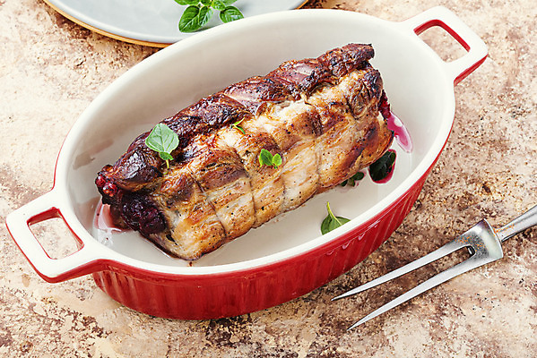 포토 JPG 해외이미지 접시 열매 음식 과일 탁자 육류 돼지고기 사람없음 식사 저녁식사 튀김 체리 맛 그릴 굽기 허리 준비 매움 롤 덩어리 폭식 등심 핸드메이드 해외202004 해외포토 식물 식기 가구 컨셉 식재료 주방용품 신체부위 구이 파일형식 이미지허브