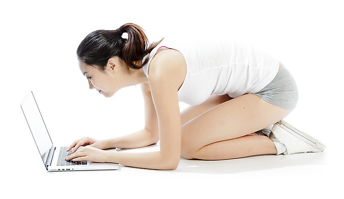 포토 JPG 해외이미지 스튜디오촬영 전신 여자 행복 스포츠 포즈 인터넷 반바지 청소년 성공 건강 한명 미소 사람 20대 성인 노트북 컴퓨터 섹시 기쁨 이메일 탱크톱 자르기 날씬함 만족 흰배경 긍정 고립 여자한명만 성인여자한명만 카피스페이스 해외202004 해외포토 1 감정 컨셉 상의 바지 모션 실내 표정 청년 전자제품 공백 흰색 몸매 여자만 성인여자만 파일형식 옷 컬러 하의 내부 성인만 이미지허브