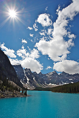 포토 JPG 해외이미지 나무 구름 호수 하늘 산 사람없음 물 파란색 숲 절정 터키석 로키산맥 해외202004 해외포토 자연요소 식물 컬러 보석 파일형식 이미지허브