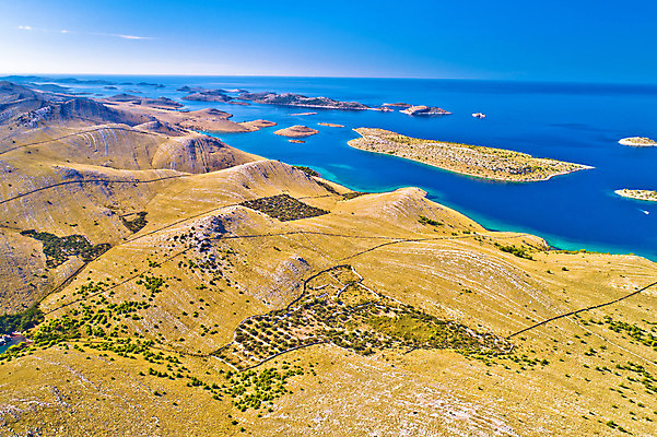 포토 JPG 해외이미지 공원 호수 바다 섬 여행 요트 자연 항해 안테나 파노라마 국립공원 안전 풍경 사람없음 초록색 물 여름 파란색 여행객 항구 놀람 사막 바위 만 보트 지중해 크로아티아 내추럴 다도해 달마시안 터키석 해외202004 해외포토 자연요소 계절 공공시설 감정 유럽 컬러 배_교통 통신 교통시설 촬영기법 표정 사람 돌_바위 개 보석 생태계 파일형식 이미지허브