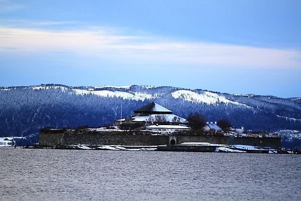 포토 JPG 해외이미지 구름 바다 섬 겨울 하늘 노르웨이 풍경 사람없음 물 태양 일몰 흰색 성 묘사 해외202004 해외포토 자연요소 건축물 계절 유럽 컬러 노을 파일형식 이미지허브