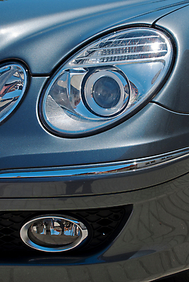 포토 JPG 해외이미지 디자인 스포츠 컨셉 부분 교통시설 자동차 유리 추상 새로움 사람없음 빛 반사 머리 금속 회색 램프 원형 고급 우아함 은색 묘사 범퍼 자동 스타일 해외202004 해외포토 도형 육상교통 컬러 교통 무늬 재질 조명 신체부위 시설 파일형식 이미지허브