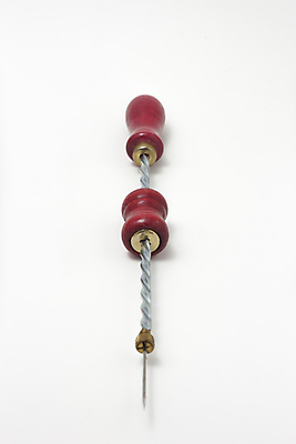 포토 JPG 해외이미지 손 산업 백그라운드 공장 벽돌 주택 사람없음 목재 금속 검은색 나사 구멍 기술자 수리 구부린 은색 위험 날카로움 시멘트 토막 송곳 조작 철강 티타늄 해외202004 해외포토 나무 직업 컬러 컨셉 재료 공업 모션 재질 건물 신체부위 공구 원소 파일형식 이미지허브