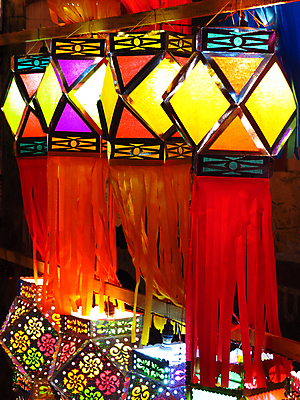 포토 JPG 해외이미지 전통 문화 전등 조명 사람없음 빛 컬러풀 세일 상점 축제 등불 램프 인디언 인도인 해외202004 해외포토 외국인 컬러 아메리카 동양인 파일형식 이미지허브