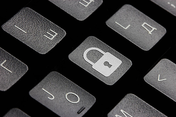 포토 JPG 해외이미지 디자인 교육 백그라운드 인터넷 비즈니스 열쇠 모바일 기술 안전 사람없음 노트북 컴퓨터 사무실 디지털 공책 키보드 업무 범죄 닫기 암호 보호 비밀 편지 사인 시작 대학교 잠금 보안 전자 언론 타입 마지막 처음 해외202004 해외포토 컨셉 학교 모션 문구용품 전자제품 작업 파일형식 이미지허브