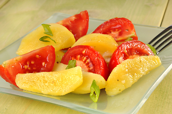 포토 JPG 해외이미지 음식 토마토 채소 양파 감자 사람없음 빨간색 노란색 식사 저녁식사 샐러드 먹기 점심식사 채식주의자 해외202004 해외포토 컬러 모션 채식 파일형식 이미지허브