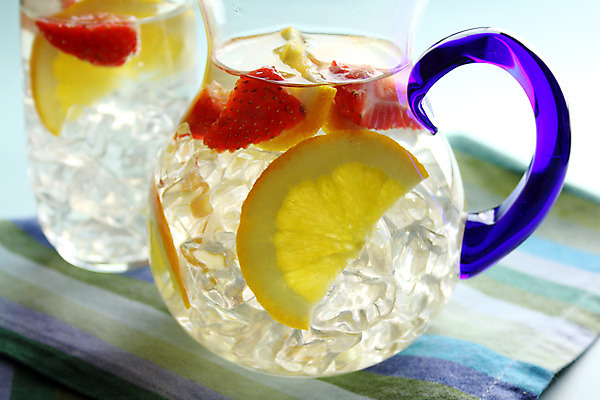 포토 JPG 해외이미지 열매 음료 오렌지 과일 유리 딸기 요리 사람없음 얼음 대접 조끼 액체 달콤 맛 갈증 상쾌 칼로리 충동구매 영양분 해외202004 해외포토 자연요소 식물 감정 컨셉 재질 쇼핑 외투 과소비 파일형식 이미지허브