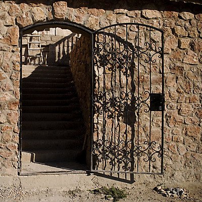 포토 JPG 해외이미지 벽 주택 그림자 사람없음 건물 문 단계 우크라이나 해외202004 해외포토 건축물 유럽 파일형식 이미지허브