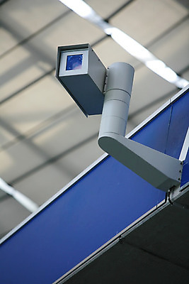 포토 JPG 해외이미지 산업 비즈니스 건축양식 하늘 거리 경비 안전 사람없음 건물 사무실 카메라 모니터 텔레비전 도시 재산 보호 감독 위험 큼 주차 비밀 손목시계 묘사 예방 보안 전자 감시 봉 감독관 동영상 남동생 사생활 스파이 제어 해외202004 해외포토 직업 건축물 건축 시계 컨셉 장신구 금융 전자제품 컴퓨터 크기 동생 파일형식 이미지허브