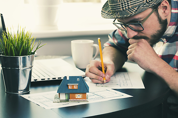 포토 JPG 해외이미지 모델 직업 학생 디자인 교육 산업 안경 컨셉 생각 비즈니스 건축양식 탁자 부동산 새로움 수염 주택 직장 한명 사람 앉기 컴퓨터 사무실 작업 엔지니어 계획 건축가 디자이너 책상 그림 청사진 프로젝트 힙스터 해외202004 해외포토 1 잡화 패션 건축 가구 회사 모션 건물 전자제품 기술자 재산 파일형식 이미지허브