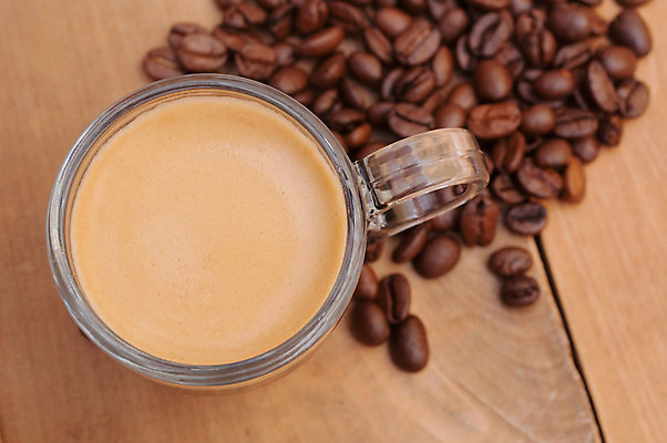 포토 JPG 해외이미지 커피 음료 백그라운드 유리 탁자 콩 사람없음 컵 거품 카페 머그컵 원두 시골 맛 정상 커피잔 크림 메뉴 에스프레소 모카 카페인 카피스페이스 해외202004 해외포토 식기 가구 컨셉 재질 잔 곡류 상점 공백 파일형식 이미지허브