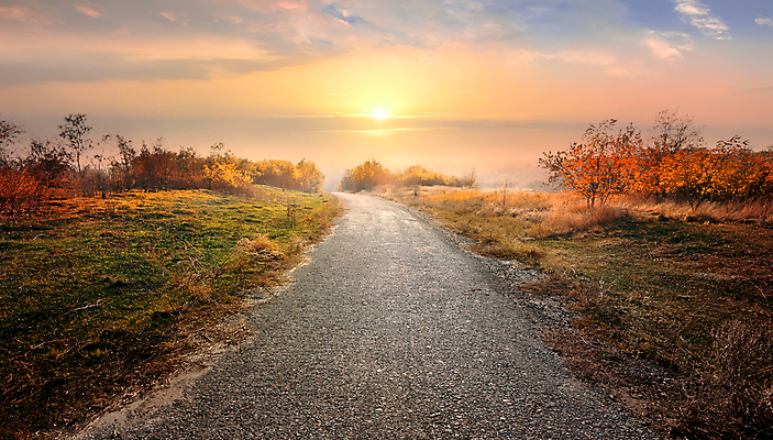 포토 JPG 해외이미지 주간 하늘 사람없음 야외 햇빛 가을풍경 일몰 가을 아스팔트 아스팔트길 해외202004 해외포토 자연요소 계절 도로 길 풍경 태양 노을 파일형식 가을_계절 이미지허브