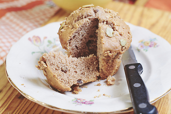 포토 JPG 해외이미지 음식 백그라운드 과일 탁자 디저트 요리 사람없음 케이크 식사 당근 시골 신선 달콤 아침식사 사과 굽기 먹기 흰배경 머핀 건강식 시나몬 오트밀 채식주의자 페스츄리 핸드메이드 귀리 해외202004 해외포토 빵 가구 모션 곡류 뿌리채소 흰색 맛 구이 채식 파일형식 이미지허브