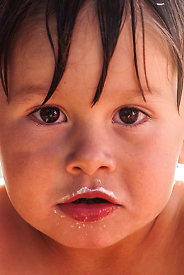 포토 JPG 해외이미지 얼굴 어린이 한명 소년 청춘 수영 젖음 표현 입 컵케이크 입술 히스패닉 결백 프로스팅 해외202004 해외포토 1 남자 컨셉 사람 신체부위 케이크 수상스포츠 제빵 파일형식 이미지허브