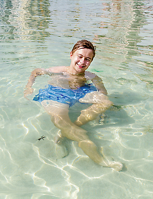 포토 JPG 해외이미지 백인 1 행복 어린이 바다 백그라운드 가족 자연 놀이 휴가 한명 웃음 소년 물 파란색 태양 맑음 수영 미국 기쁨 신선 투명 마이애미 해외202004 해외포토 자연요소 서양인 남자 감정 컬러 북아메리카 관계 날씨 표정 사람 수상스포츠 생태계 파일형식 이미지허브