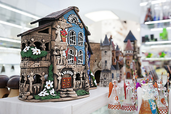 포토 JPG 해외이미지 전통 디자인 문화 여행 유리 사람없음 쇼핑 컬러풀 세일 상점 시장 닫기 묘사 기념품 프라하 취급주의 해외202004 해외포토 컬러 모션 재질 경고 오브젝트 체코 파일형식 이미지허브