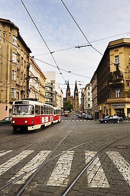 포토 JPG 해외이미지 유럽 도로 길 여행 회사 비즈니스 건축양식 자동차 거리 사람없음 건물 여행객 기차 수확 골동품 조약돌 도시 모서리 도심 전차 지역 프라하 타운 동쪽 공화국 보헤미아 옛날 해외202004 해외포토 건축물 건축 나라 육상교통 농업 교통시설 대중교통 사람 돌_바위 방향 체코 파일형식 이미지허브