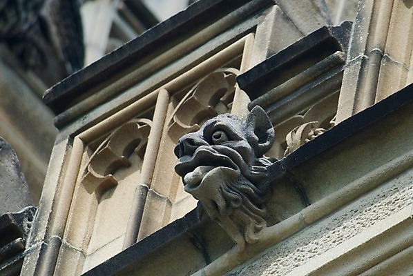 포토 JPG 해외이미지 조각 건축양식 사람없음 건물 무서움 목각 옛날 못생김 해외202004 해외포토 건축물 건축 감정 파일형식 이미지허브