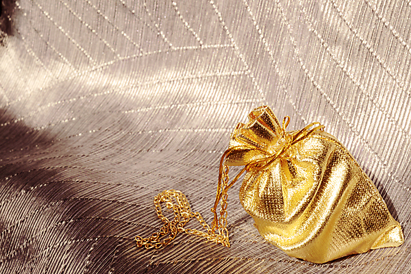 포토 JPG 해외이미지 백그라운드 컨셉 크리스마스 가방 텍스트 봉투 함께함 발렌타인데이 선물 사랑 이벤트 사람없음 장식 빛 상자 유행 금속 놀람 공백 축하 인사 신용카드 발표 메시지 황금 고급 우아함 보석 편지 심볼 엽서 초대 자루 패키지 카피스페이스 해외202004 해외포토 잡화 기념일 감정 데이이벤트 재질 표정 금융 예절 광석 파일형식 이미지허브