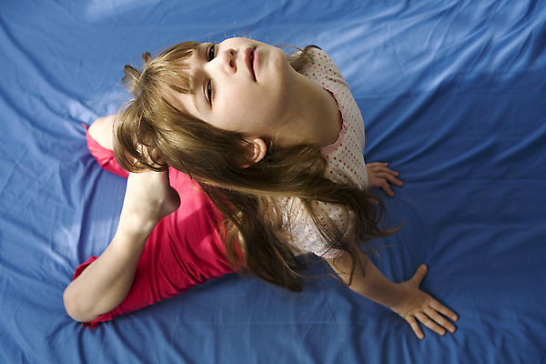 포토 JPG 해외이미지 1 라이프스타일 여자 행복 바다 포즈 요가 휴식 건강 한명 사람 앉기 운동복 금발 운동 평화 우주 화목 기쁨 에너지 명상 싱글 무릎 위치 혼자 카피스페이스 유일 해외202004 해외포토 헤어스타일 웰빙 옷 감정 컨셉 모션 생활 신체부위 공백 파일형식 이미지허브