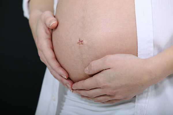 포토 JPG 해외이미지 백인 손 여자 유럽 신체 가족 자연 엄마 친절 건강 사랑 한명 사람 부모 약 희망 침묵 임산부 임신 육아 흰색 행운 기다림 달콤 태아 결백 미라 처음 해외202004 해외포토 서양인 1 감정 나라 컬러 컨셉 의학 관계 모션 신체부위 소리 맛 생태계 파일형식 이미지허브