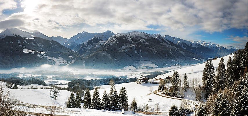 포토 JPG 해외이미지 나무 구름 계절 유럽 백그라운드 겨울 자연 벽지 하늘 산 파노라마 풍경 사람없음 야외 파란색 평화 맑음 추위 오스트리아 숲 그림 알프스 암초 침엽수 통과 빛망울 웅장함 잘츠부르크 해외202004 해외포토 자연요소 식물 나라 컬러 컨셉 날씨 촬영기법 빛 생태계 파일형식 이미지허브