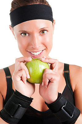 포토 JPG 해외이미지 라이프스타일 손 여자 행복 음식 스포츠 다이어트 과일 건강 한명 성인 초록색 운동 에너지 흰색 신선 잡기 입 맛 사과 먹기 기아 날씬함 스마트 연습 고립 해외202004 해외포토 1 감정 컬러 컨셉 모션 사람 생활 신체부위 사회이슈 몸매 파일형식 이미지허브