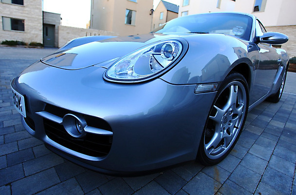 포토 JPG 해외이미지 모델 디자인 스포츠 백그라운드 교통시설 자동차 사람없음 빛 금속 운전 고급 속도 스포츠카 모터 자동 해외202004 해외포토 육상교통 교통 컨셉 모션 재질 시설 파일형식 이미지허브