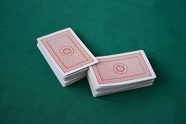 포토 JPG 해외이미지 종이 컨셉 놀이 주택 아이디어 종류 사람없음 초록색 게임 흰색 마음 우승 신용카드 4 행운 재산 도박 위험 가득함 카지노 클럽 기회 상업 5 포커 고립 라스베가스 승자 에이스 직진 해외202004 해외포토 컬러 건물 금융 숫자 최고 트럼프 파일형식 이미지허브