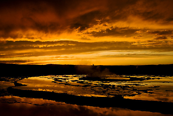 포토 JPG 해외이미지 구름 여행 오렌지 자연 불 풍경 사람없음 야외 가로 물 반사 미국 힘 침묵 일몰 활발 에너지 황금 저녁 수증기 내추럴 강렬 와이오밍 지열 지질학 해외202004 해외포토 자연요소 교육 컨셉 북아메리카 과일 노을 소리 야간 생태계 파일형식 이미지허브