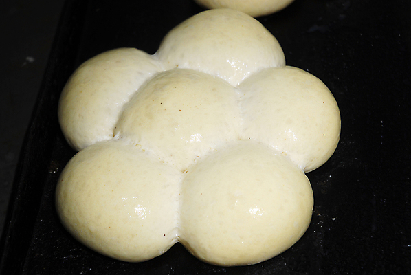 포토 JPG 해외이미지 빵 검은배경 실내 근접촬영 사람없음 해외202004 해외포토 음식 뷰포인트 백그라운드 내부 검은색 파일형식 이미지허브