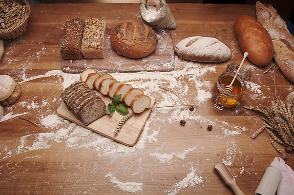 포토 JPG 해외이미지 식물 구름 전통 음식 빵 조각 백그라운드 다이어트 채소 과일 자연 탁자 하늘 아침 치즈 건조 파스타 건강 옥수수 씨앗 사람없음 목재 파란색 빛 갈색 주방 식사 빵집 맛 아침식사 상품 굽기 향수 준비 유기농 심플 밀가루 꿀 덩어리 작살 호밀 귀리 해외202004 해외포토 주간 자연요소 나무 웰빙 컬러 가구 컨셉 재료 유제품 곡류 서양음식 상점 화장품 가루 구이 생태계 파일형식 이미지허브