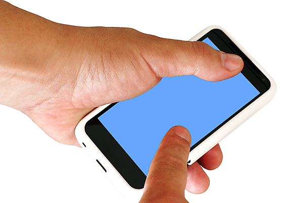 포토 JPG 해외이미지 손 컨셉 인터넷 비즈니스 통신 손가락 모바일 새로움 사람없음 스마트폰 핸드폰 컴퓨터 디지털 스크린 공백 장비 터치 정보 흰색 잡기 업무 메시지 휴대용 무선전화기 전화기 상업 전자 보여주기 멀티미디어 고립 리뷰 터치스크린 카피스페이스 셀룰러 해외202004 해외포토 컬러 모션 신체부위 전자제품 스마트기기 작업 오브젝트 파일형식 이미지허브