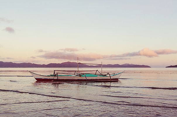 포토 JPG 해외이미지 계절 아시아 파도 섬 여행 자연 조류 낚시 휴가 풍경 해변 사람없음 야외 물 여름 태양 일출 항구 만 보트 서핑 큼 즐거움 카누 태평양 천국 석호 감탄 이국적 터키석 파라다이스 해외202004 해외포토 자연요소 동물 감정 나라 바다 배_교통 교통시설 레저 노을 수상스포츠 크기 보석 생태계 파일형식 이미지허브