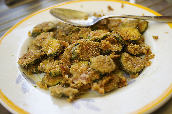 포토 JPG 해외이미지 조각 채소 사람없음 초록색 튀김 그릴 슬라이스 그라탱 빵가루 주키니 주키니호박 해외202004 해외포토 음식 컬러 주방용품 서양음식 파일형식 이미지허브