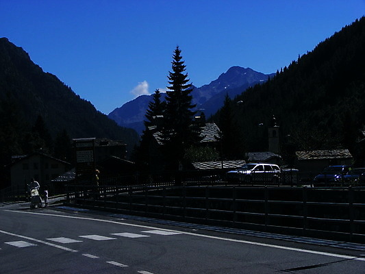 포토 JPG 해외이미지 나무 행복 하늘 산 풍경 사람없음 초록색 파란색 태양 최고 오픈 전나무 해외202004 해외포토 자연요소 식물 감정 컬러 파일형식 이미지허브