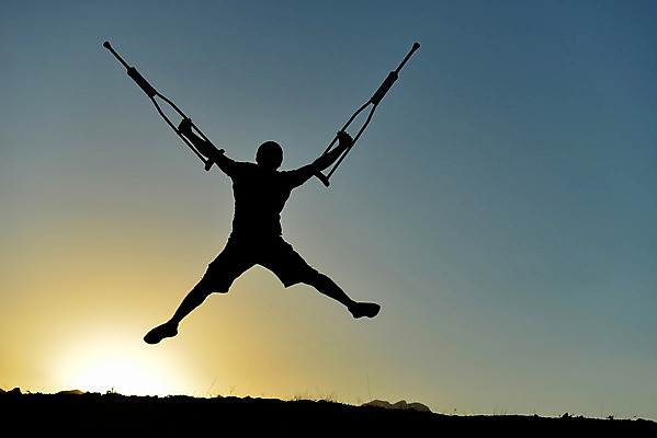 포토 JPG 해외이미지 행복 실루엣 상상 건강 사람없음 달리기 산책 꿈 계획 장애인 역동적 긍정 장애 골 리듬 샤워실 필승 해로움 해외202004 해외포토 감정 컨셉 모션 휴식 촬영기법 우승 샤워시설 파일형식 이미지허브