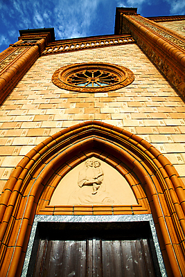 포토 JPG 해외이미지 식물 유럽 기독교 종교 문화 벽 조각 여행 십자가 건축양식 하늘 벽돌 주택 자물쇠 그림자 사람없음 목재 교회 문 탑 금속 이탈리아 궁전 바위 기둥 도시 그리기 역사 보행로 철 부식 모자이크 단계 천연기념물 놋쇠 밀라노 옛날 절개 철강 화창 해외202004 해외포토 나무 건축물 건축 나라 길 고건축 재료 종교건축 모션 재질 날씨 건물 돌_바위 파일형식 이미지허브