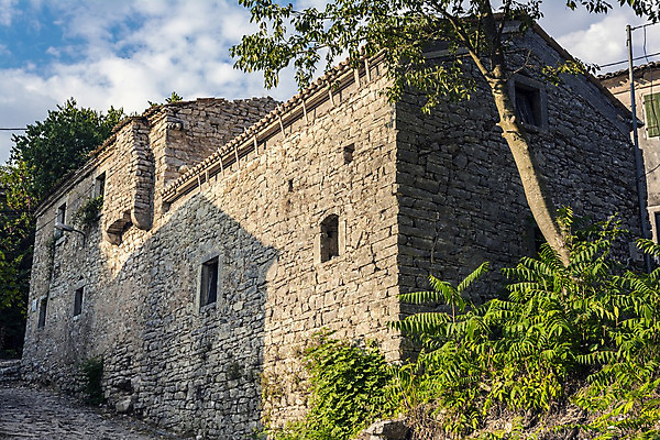 포토 JPG 해외이미지 나무 섬 여행 건축양식 창문 자연 하늘 주택 사람없음 야외 건물 관광지 마을 골동품 바위 농촌 시골 행운 중세 역사 재산 무서움 버리기 그리스 명승지 옛날 코르푸 해외202004 해외포토 식물 건축물 건축 감정 유럽 컨셉 모션 풍경 금융 돌_바위 생태계 파일형식 이미지허브