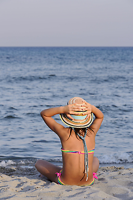 포토 JPG 해외이미지 1 라이프스타일 손 여자 행복 실루엣 어린이 모래 스포츠 바다 여행 오렌지 가족 자연 놀이 하늘 휴가 그림자 한명 사람 야외 물 빛 태양 일몰 새벽 기쁨 자유 흰색 해외202004 해외포토 자연요소 감정 컬러 컨셉 과일 관계 촬영기법 생활 신체부위 노을 생태계 파일형식 이미지허브