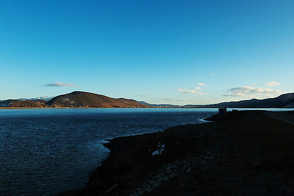 포토 JPG 해외이미지 아시아 호수 여행 산 풍경 사람없음 물 관광지 중국 내추럴 해외202004 해외포토 자연요소 나라 파일형식 이미지허브
