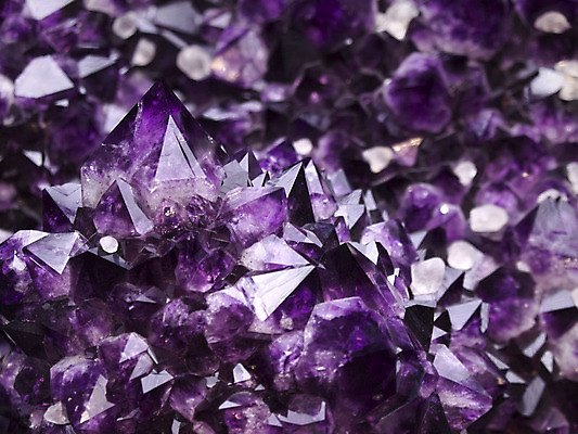 포토 JPG 해외이미지 자연 사람없음 가로 환경 보라색 거친 자주색 크리스탈 보석 제비꽃 암초 내추럴 우루과이 지질 지질학 브라질사람 강조 해외202004 해외포토 교육 꽃 컬러 남아메리카 광석 생태계 파일형식 이미지허브