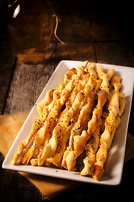 포토 JPG 해외이미지 모양 전통 음료 음식 빵 백그라운드 유리 요리 사람없음 목재 갈색 노란색 바구니 크래커 식사 이탈리아 빵집 튀김 흰색 신선 막대기 그룹 구부린 맛 아침식사 작음 굽기 먹기 복고 소금 옛날 절임 짠맛 페스츄리 브레첼 해외202004 해외포토 나무 유럽 컬러 컨셉 재료 모션 재질 디저트 쿠키 상점 크기 구이 파일형식 이미지허브