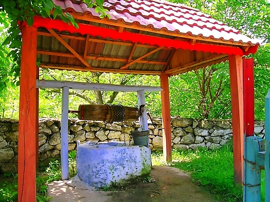 포토 JPG 해외이미지 전통 농업 사람없음 장식 물 마을 시골 갈증 롤러 깊이 옛날 우크라이나 콘크리트 해외202004 해외포토 자연요소 유럽 산업 파일형식 이미지허브