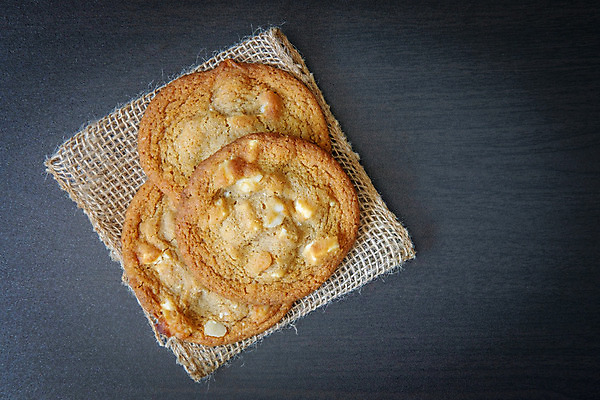 포토 JPG 해외이미지 음식 디저트 사람없음 갈색 쿠키 견과류 대접 달콤 굽기 머리위 부드러움 충동구매 핸드메이드 카피스페이스 해외202004 해외포토 컬러 쇼핑 공백 감각 맛 구이 과소비 파일형식 이미지허브