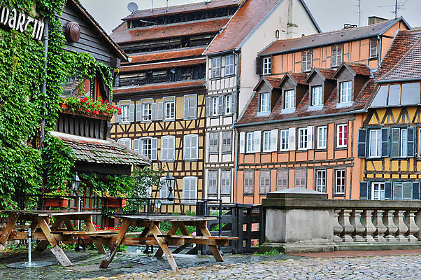 포토 JPG 해외이미지 건축양식 주택 사람없음 야외 건물 관광지 프랑스 역사 재산 그림 옛날 스트라스부르 해외202004 해외포토 건축물 건축 유럽 여행 금융 파일형식 이미지허브