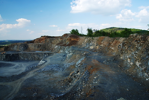 포토 JPG 해외이미지 산업 표면 풍경 사람없음 물 회색 에너지 바위 연료 체코 자원 땅파기 석탄 옛날 채석 해외202004 해외포토 자연요소 유럽 컬러 돌_바위 파일형식 이미지허브